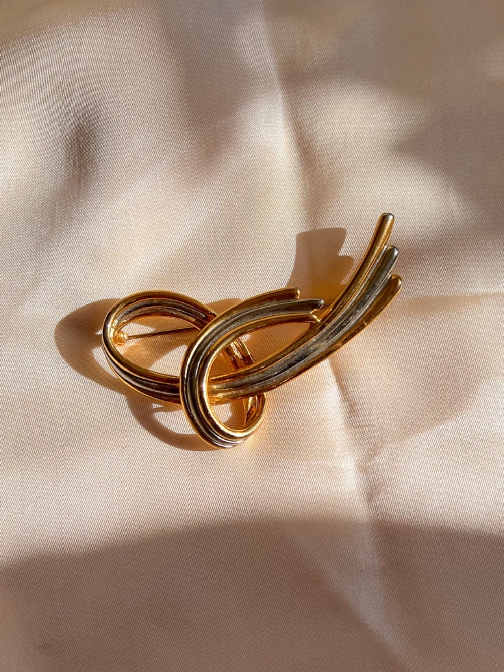 Vintage 1960s Gold and Silver Mixed Metals Brooch